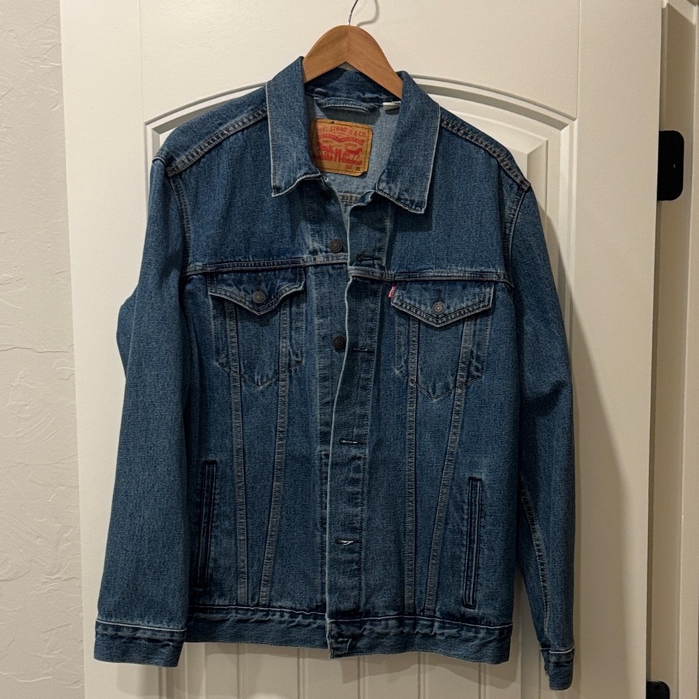 Levi's Dark Wash Blue Denim Jacket - Picture 1 of 4